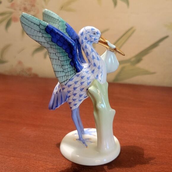 Skully & Skully Heren Porcelain Handmade, Handpainted Blue Fishnet Stork & Baby - Picture 3 of 8